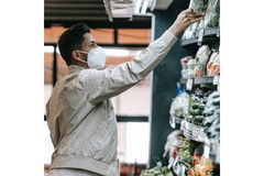 Image Supermarket shopper.